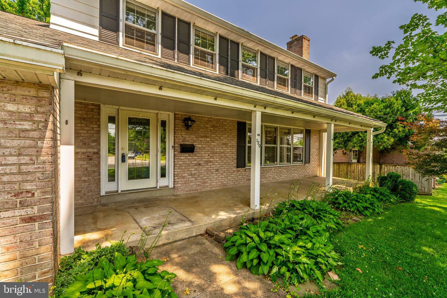 Property Photo:  129 E Charlotte Street  PA 17551 