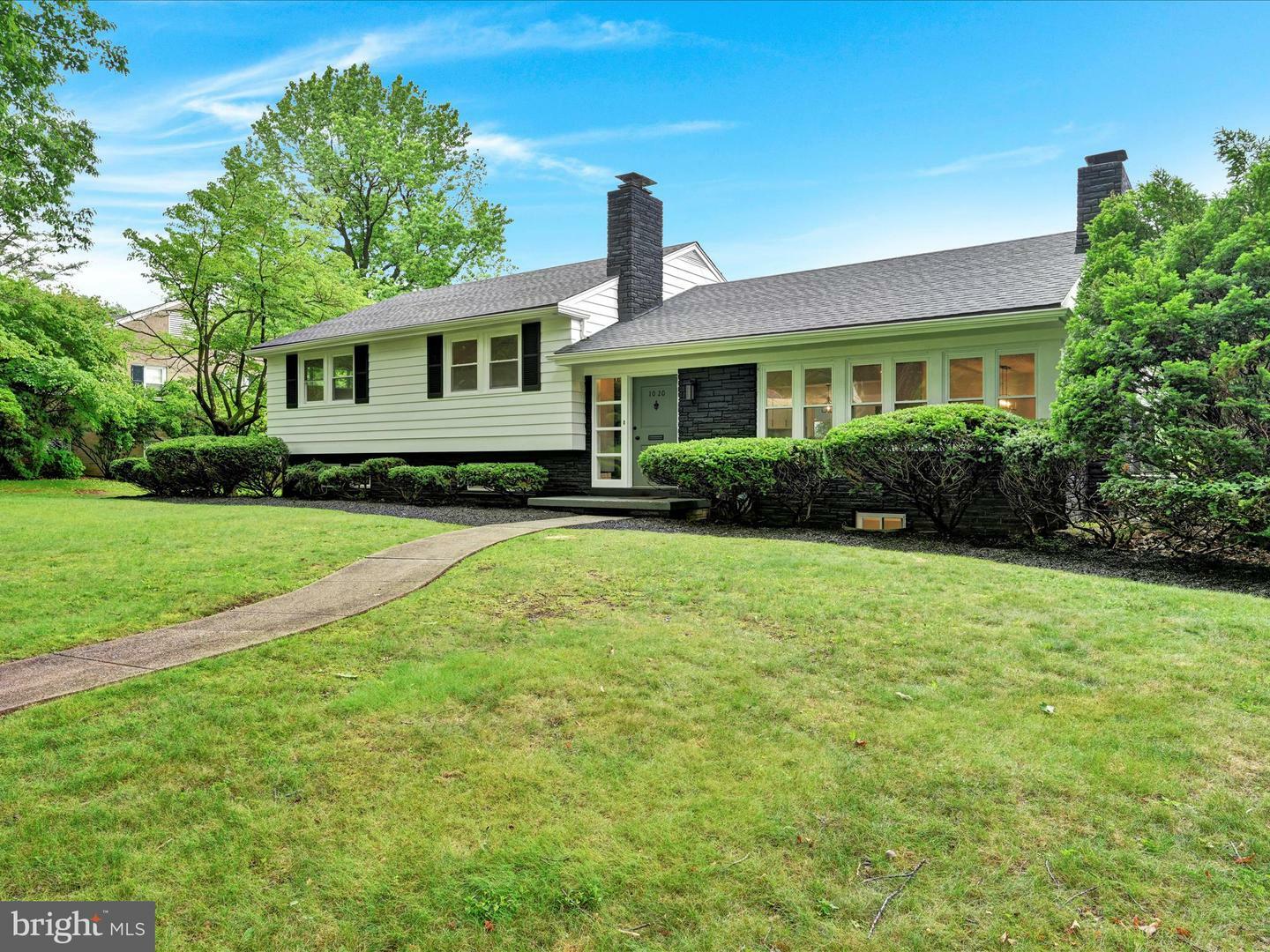 Property Photo:  1020 Wyomissing Boulevard  PA 19610 