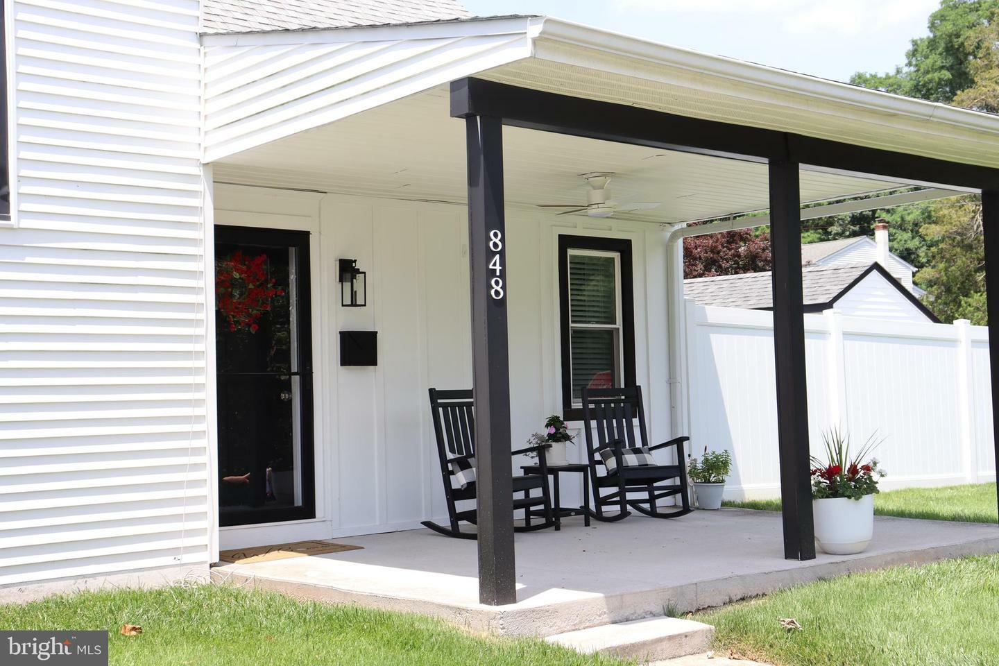 Property Photo: 848 Grakyn Lane PA 19128
