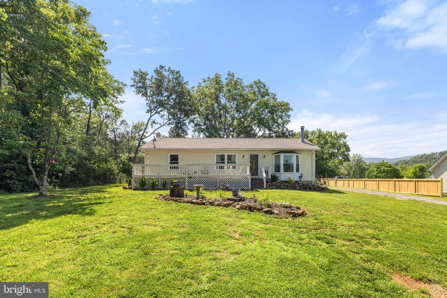Property Photo: 381 Youngs Drive VA 22630