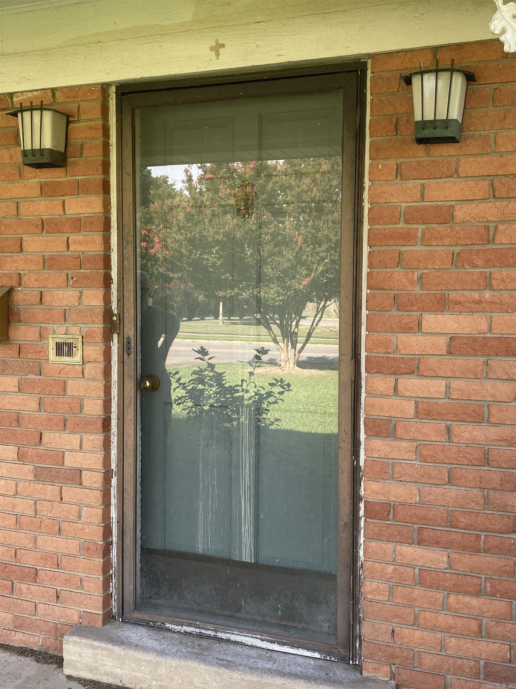 Property Photo: 1212 Donaghey Ave. AR 72034