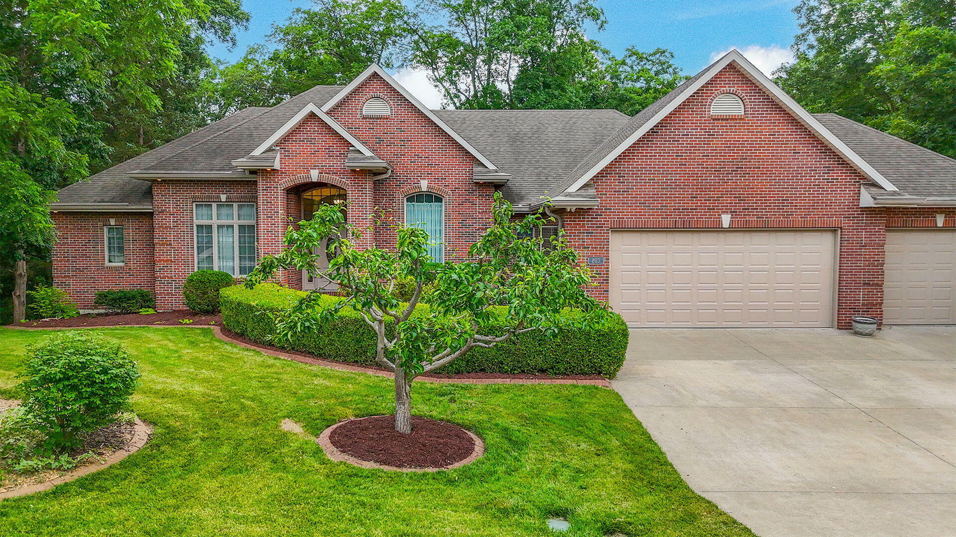 203 Foxwood Ct  Columbia MO 65203 photo