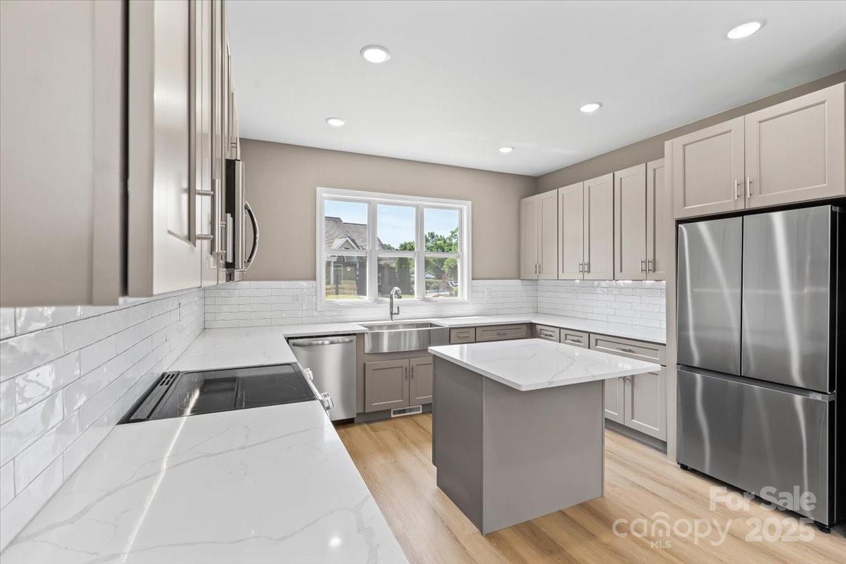 Property Photo: 1033 12th Avenue Drive NW NC 28601