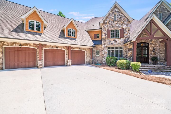 Property Photo: 600 Beauhaven Lane NC 28173