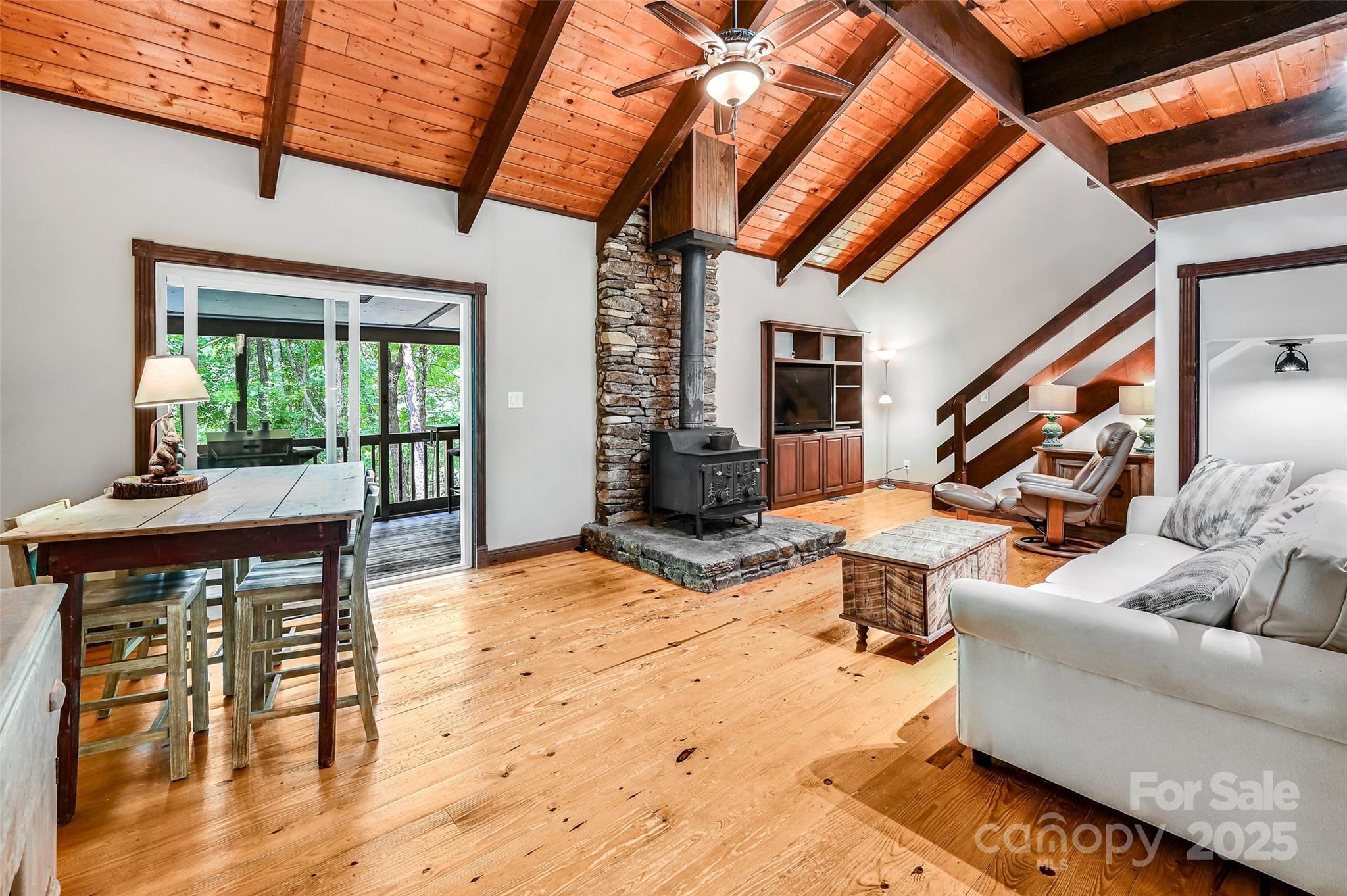 Property Photo: 2760 Ugugu Drive NC 28712