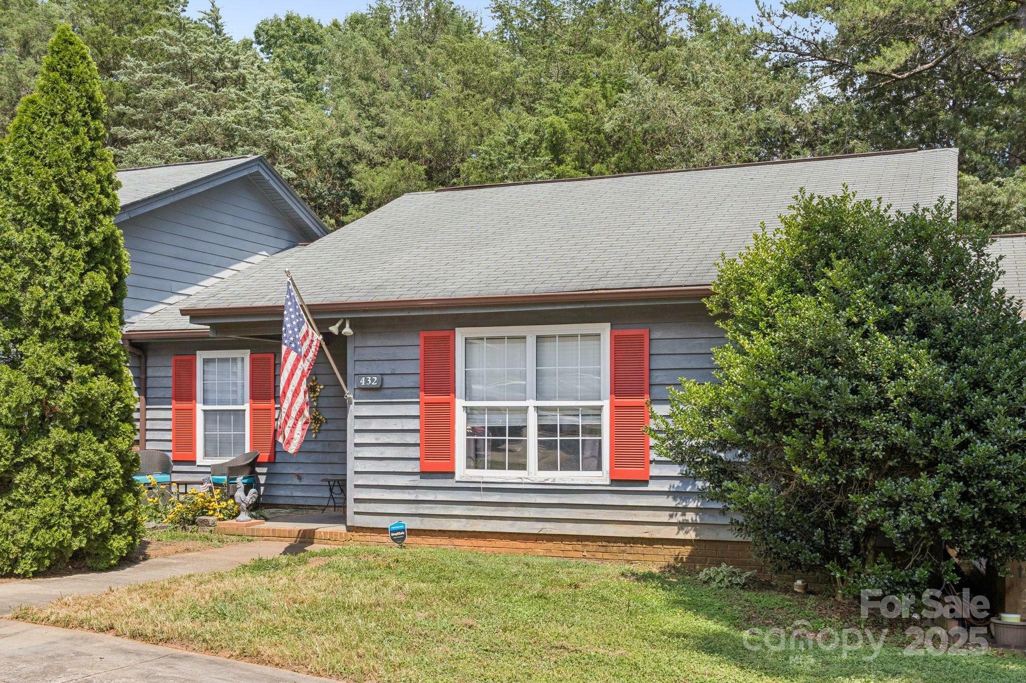Property Photo: 432 English Ivy Court SC 29715