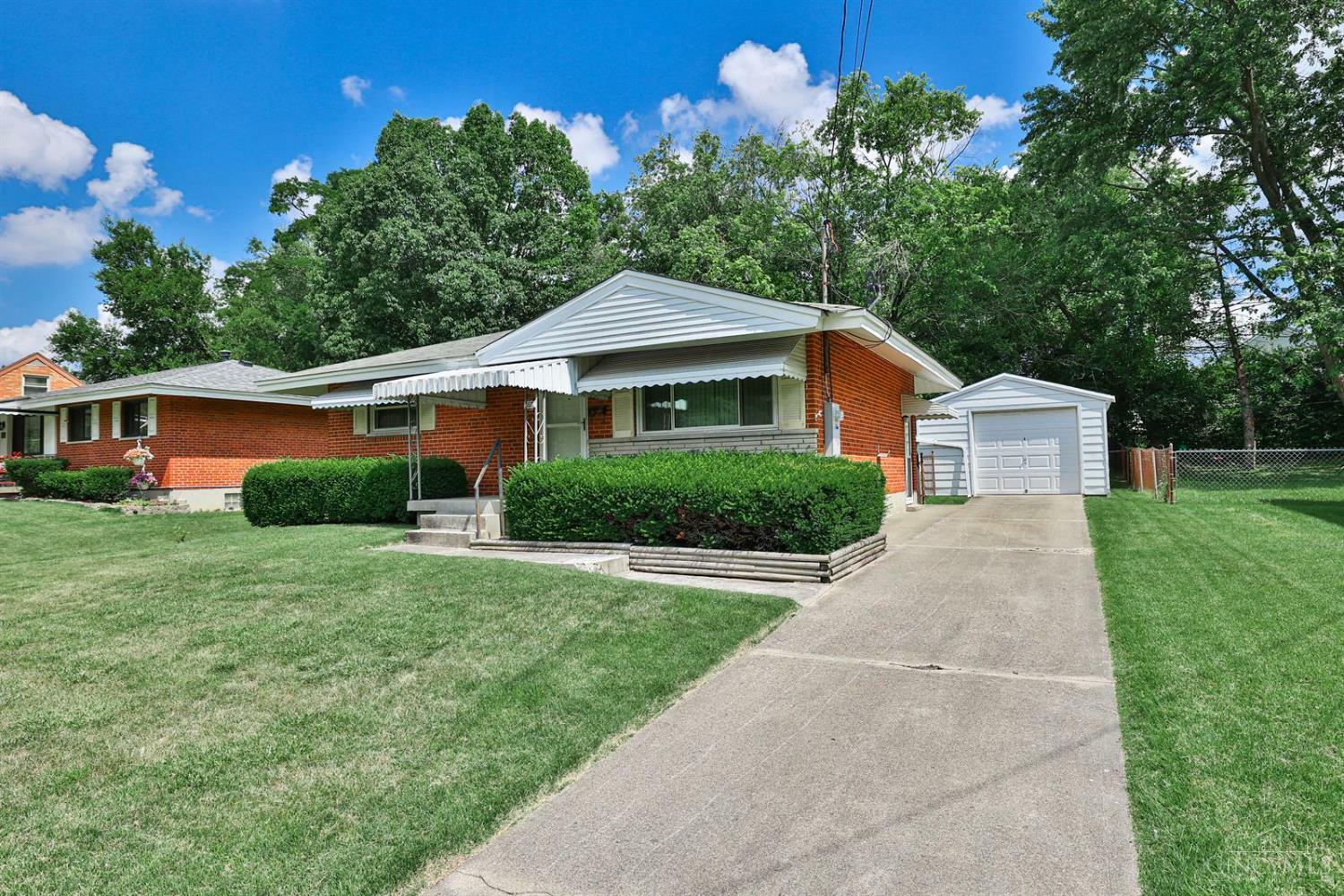 Property Photo: 3876 Beavercreek Circle OH 45241