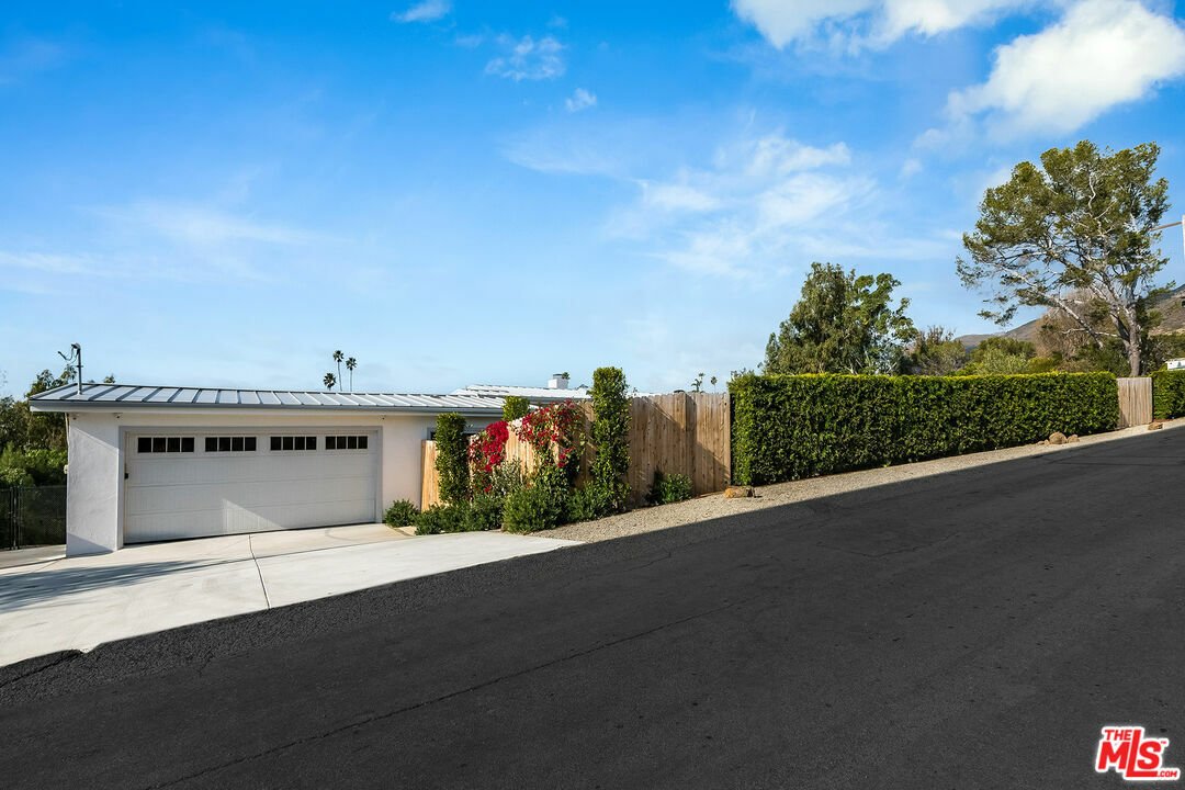 Property Photo:  5761 Calpine Dr  CA 90265 