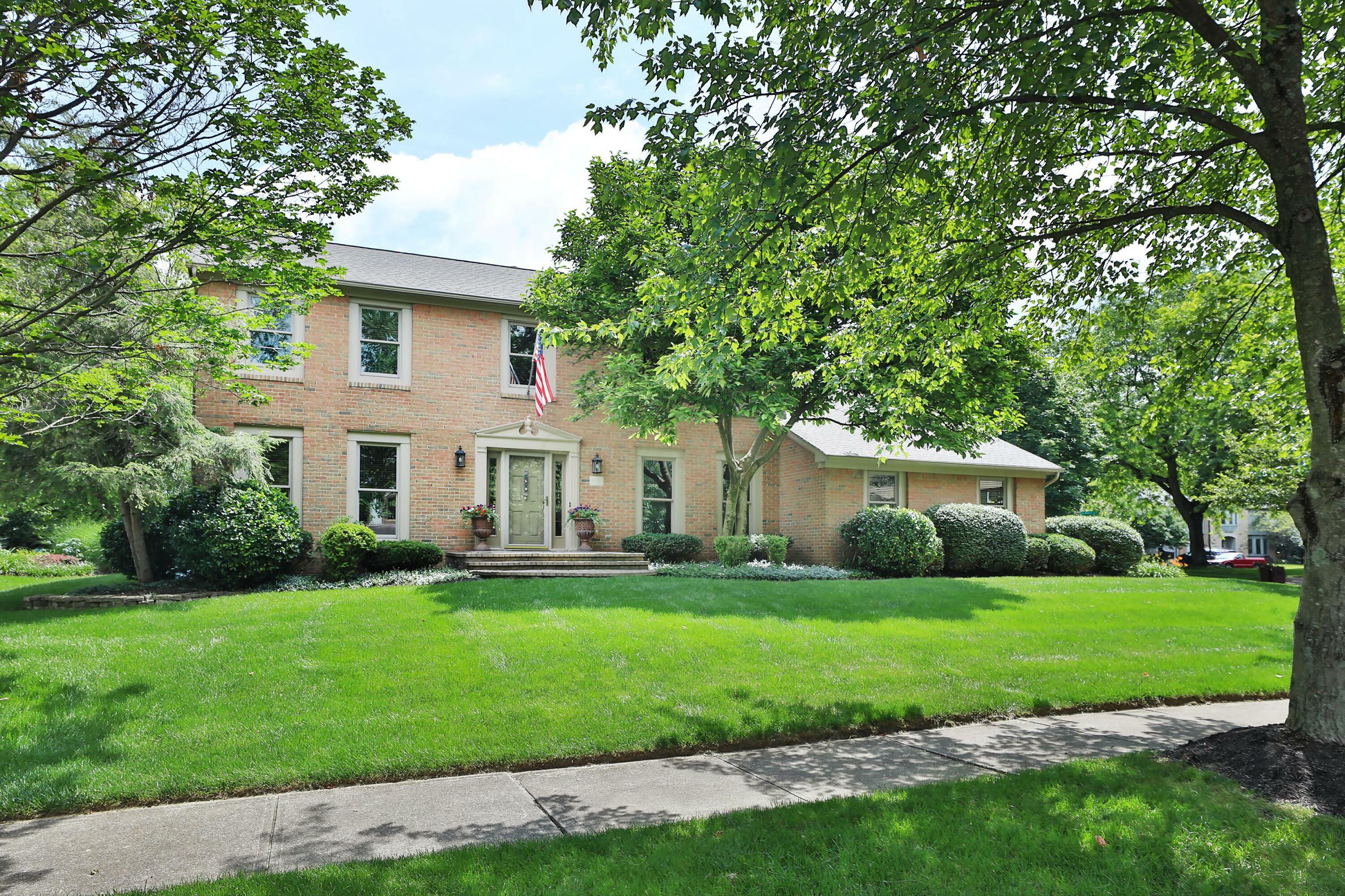 Property Photo: 610 Deer Run Road OH 43081