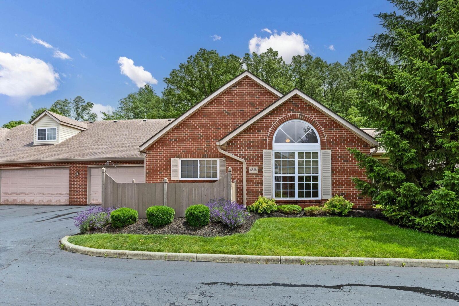 Property Photo: 6858 Winrock Drive OH 43054