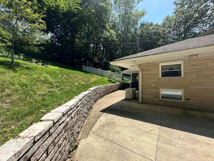 Property Photo:  1080 Sycamore Drive  OH 43130