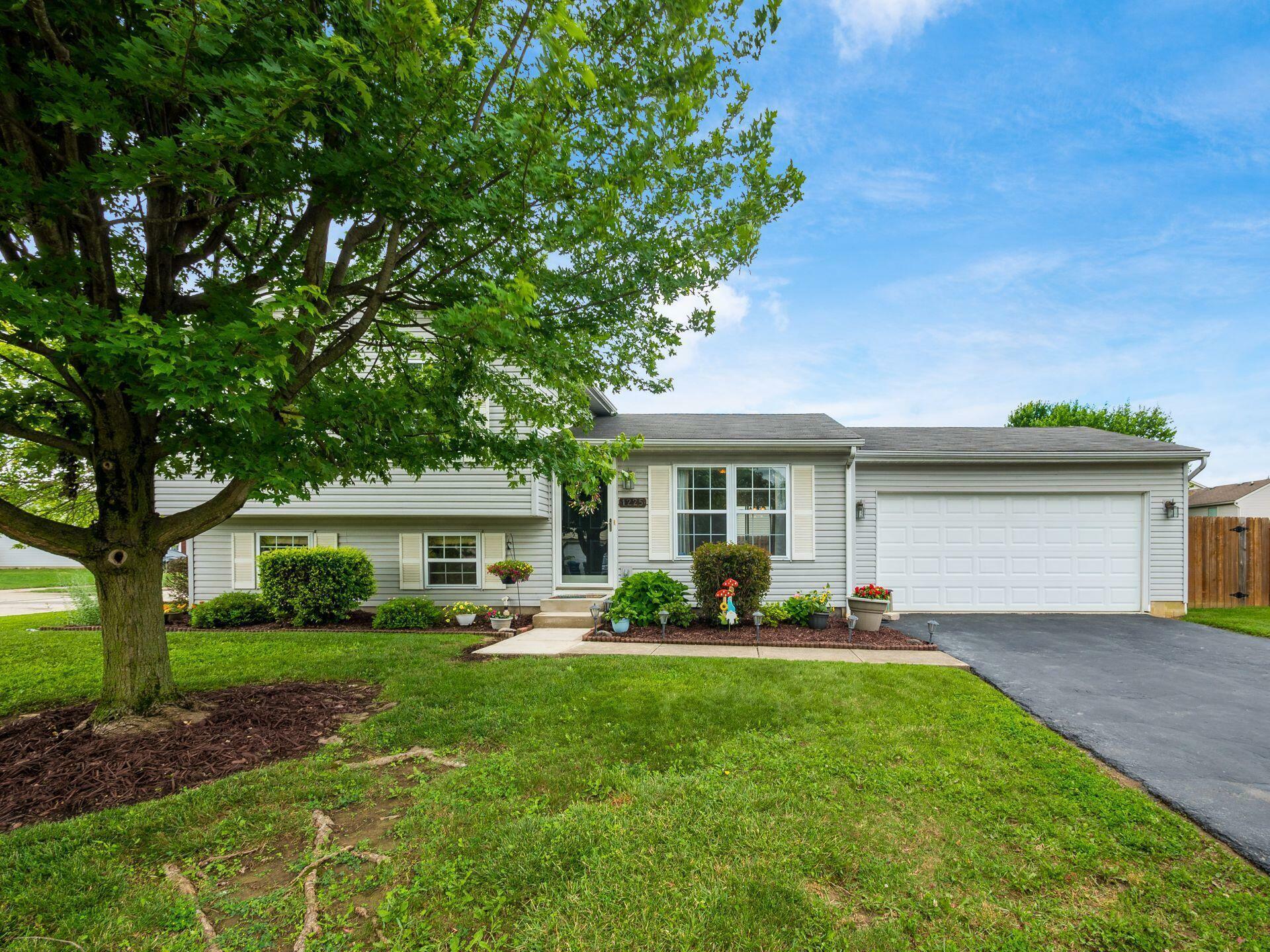 Property Photo: 1225 El Toro Drive OH 43204