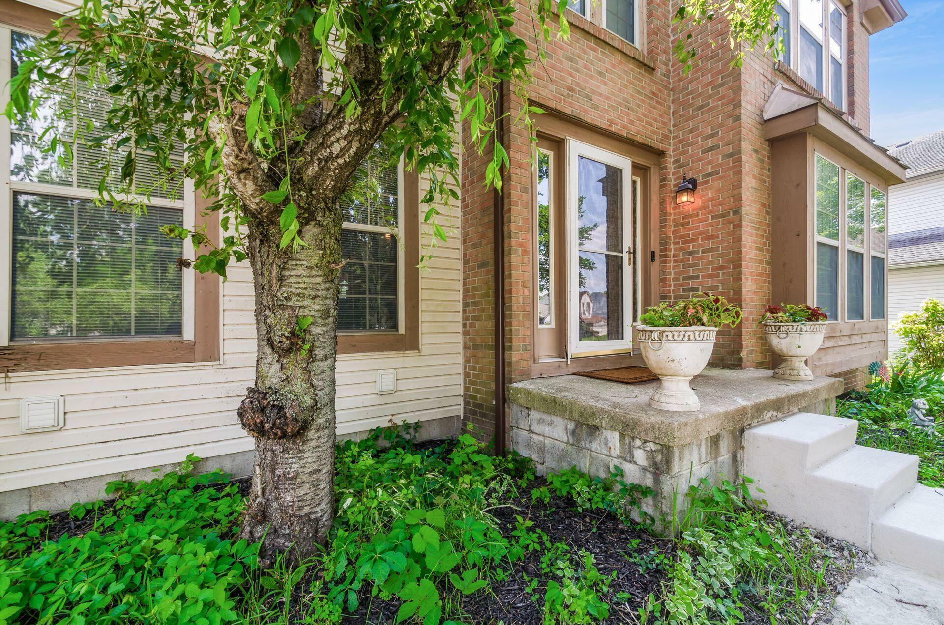 Property Photo: 3524 Farmstead Drive OH 43147