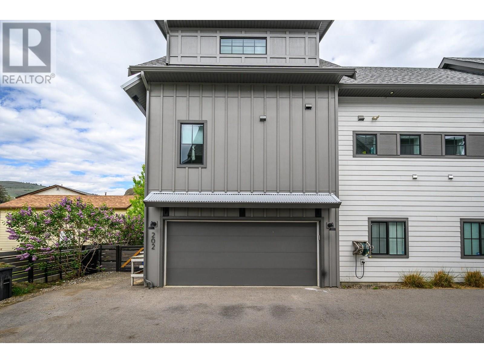 Photo de la propriété:  3911 27 Avenue 202  BC V1T 1S8 