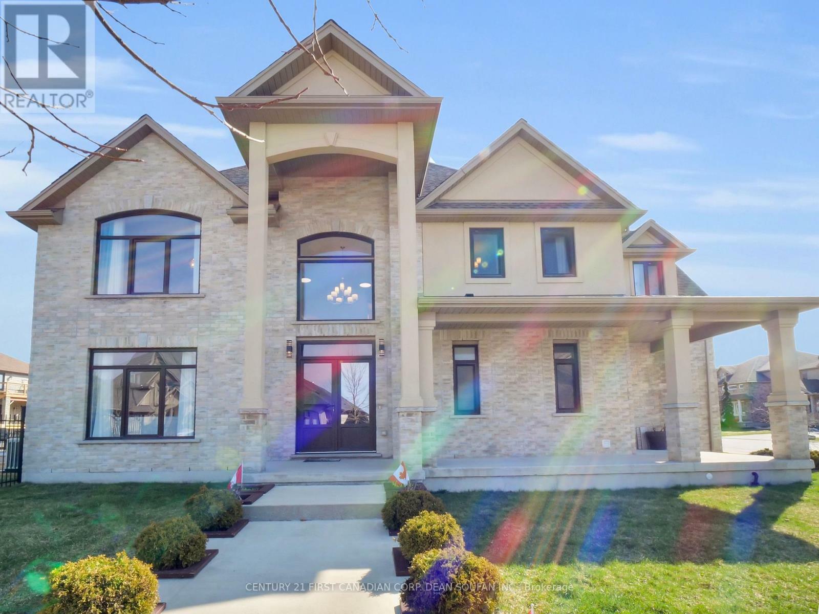 Photo de la propriété: 702 Kleinburg Drive ON N5X 0J8