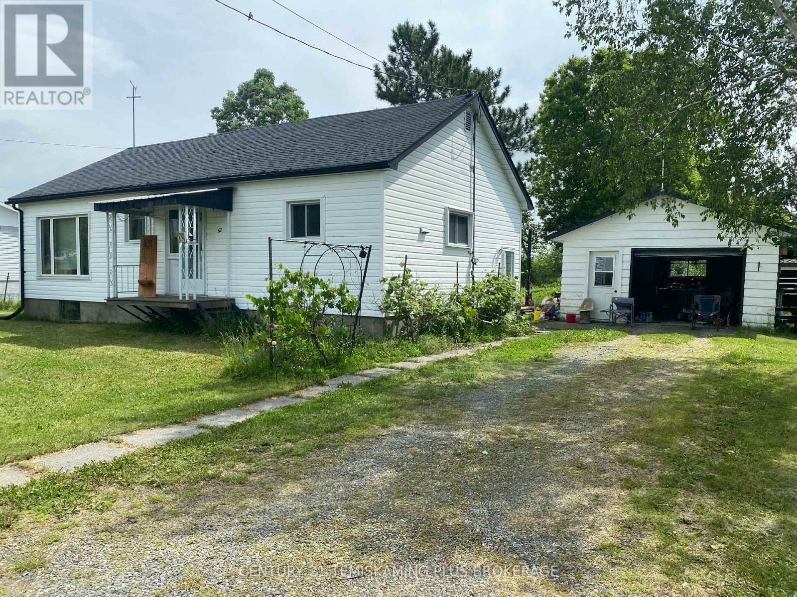 Property Photo: 62 Maple Street South ON P0J 1R0