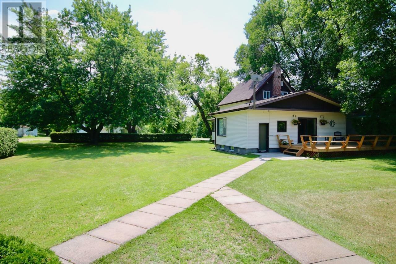 Property Photo: 37 Jessie St ON P0W 1E0