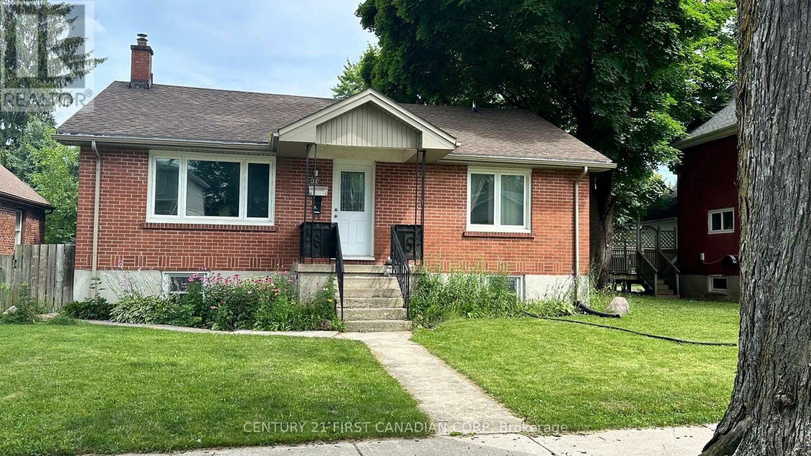 Property Photo: 454 Salisbury Street Lower ON N5Y 3B2