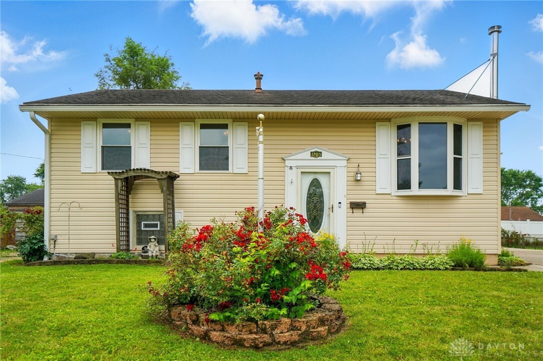 Property Photo: 1205 Burket Drive OH 45344