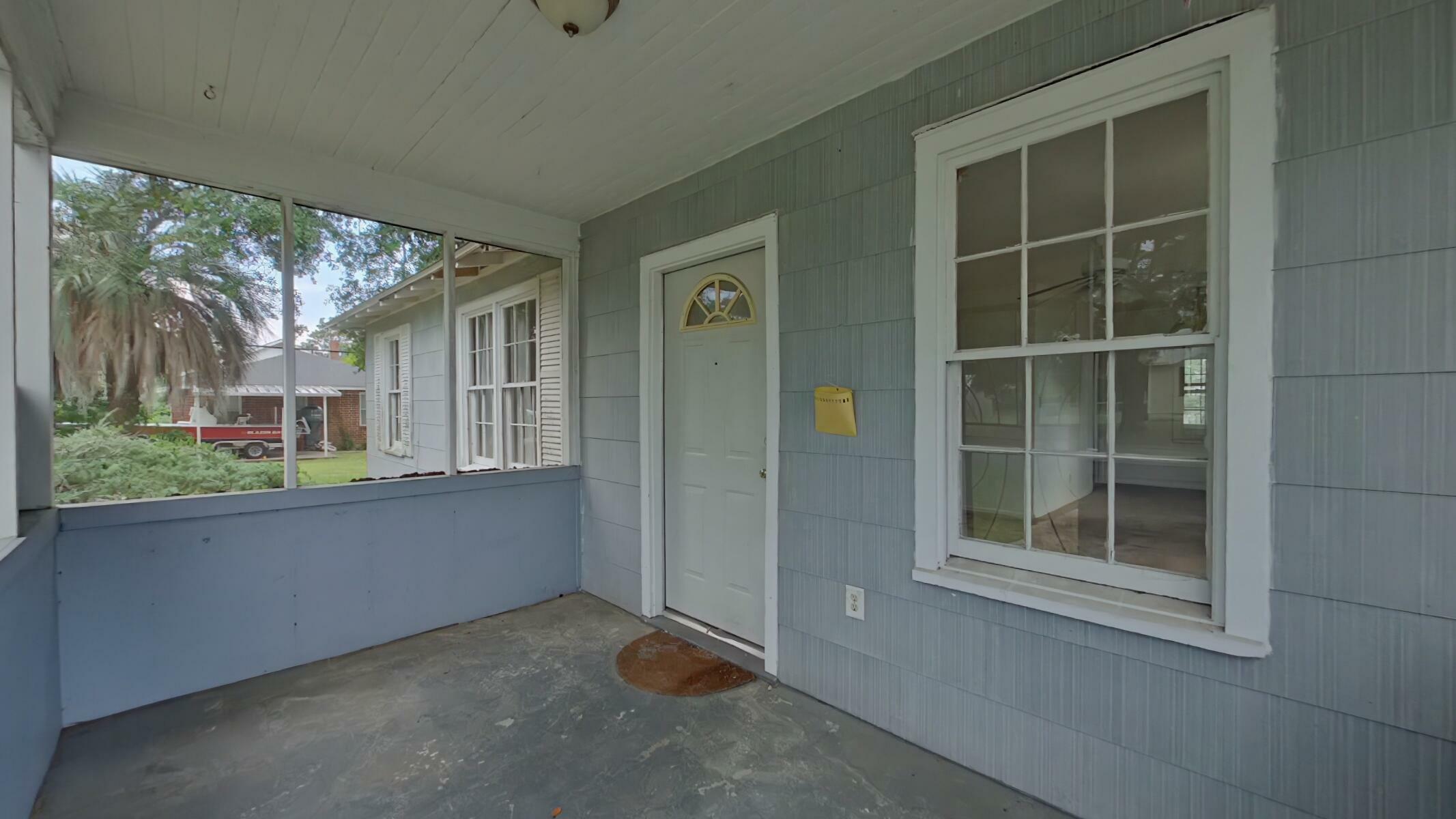Property Photo: 125 SE Kalash Road FL 32507