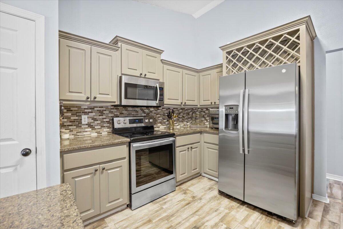 Property Photo: 7027 Gandy Drive FL 32566