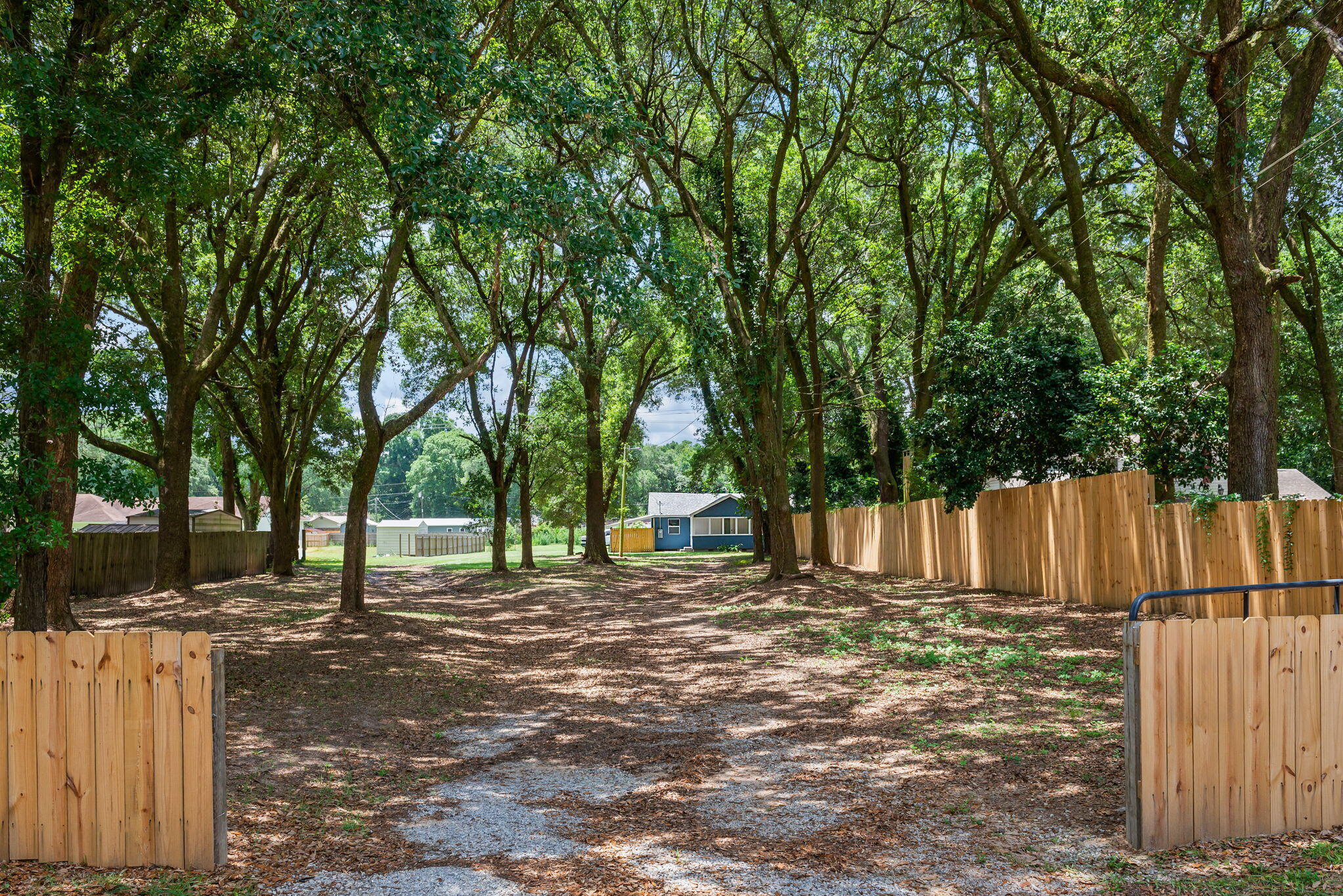 Property Photo: 2833 Indiana Avenue FL 32526