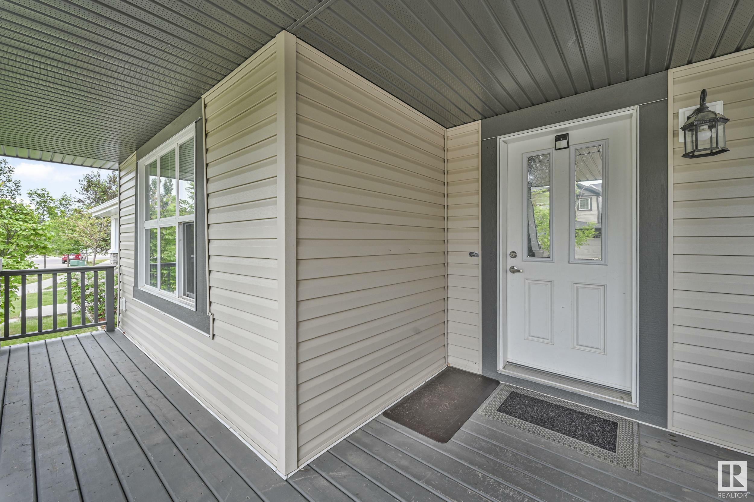 Photo de la propriété:  4034 Alexander Way SW  AB T6W 2C5 