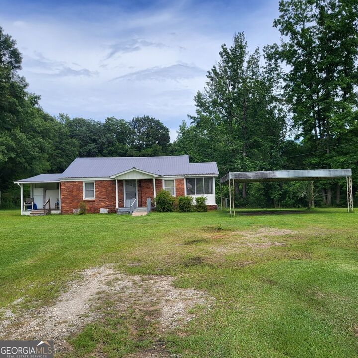 Property Photo: 3043 47th Avenue SW AL 36863