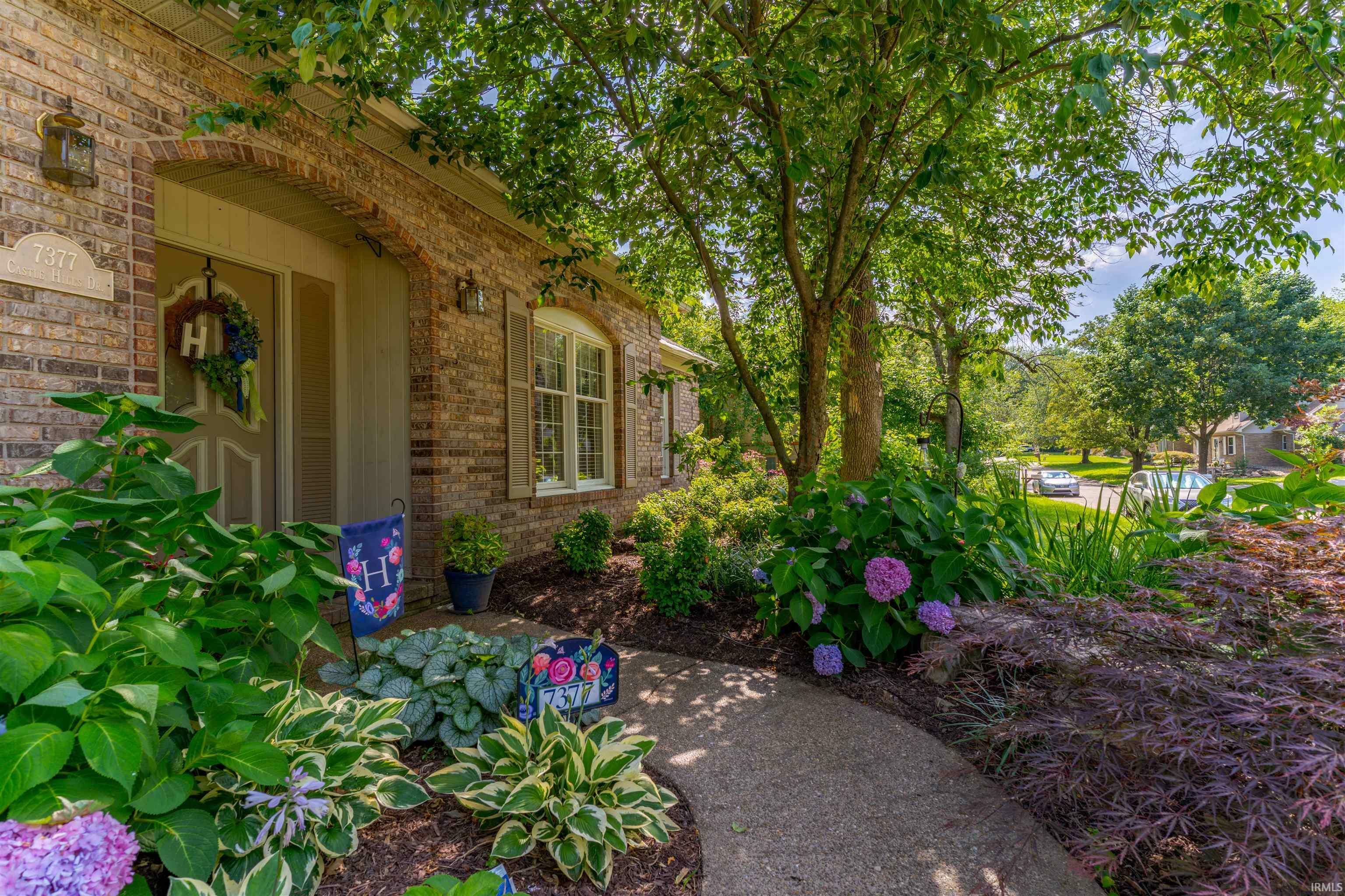 Property Photo: 7377 Castle Hills Drive IN 47630-9633