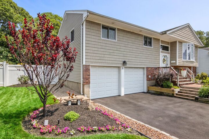 Property Photo:  31 Sterling Lane  NY 11787 
