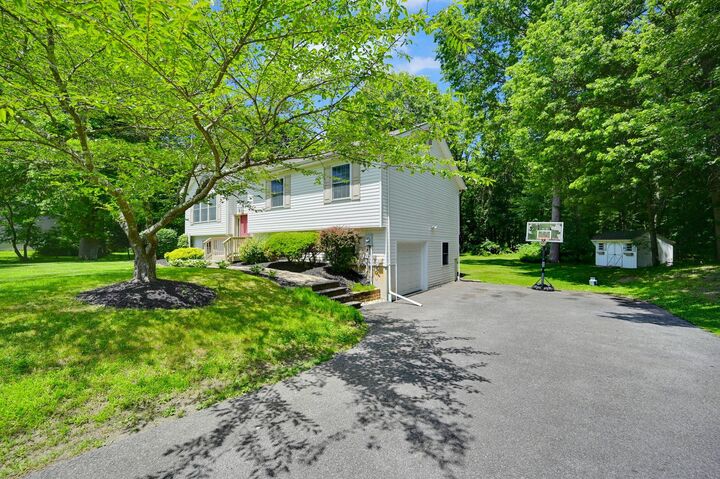 Property Photo: 5 Thompson Court NY 10916