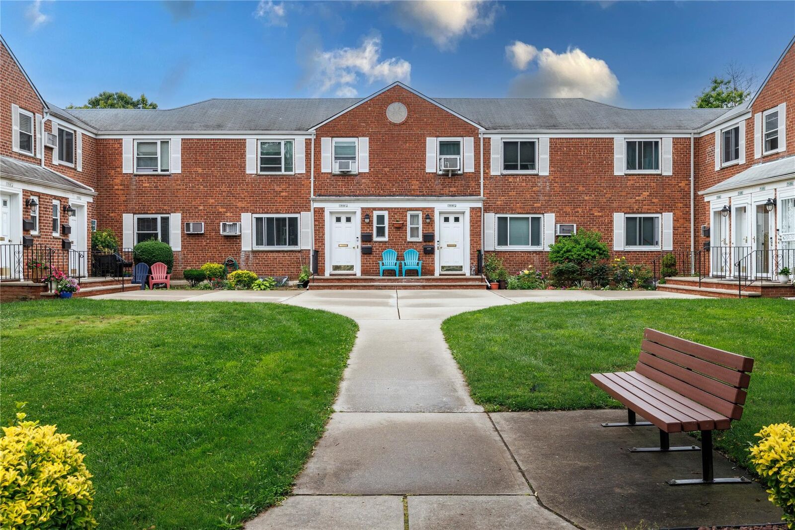 Property Photo:  71-12 260 Street H    1st Floor  NY 11004 