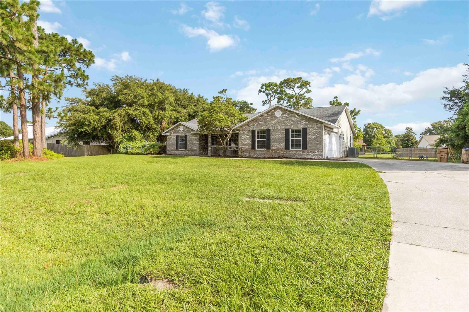 Property Photo: 1330 Englewood Drive FL 34772