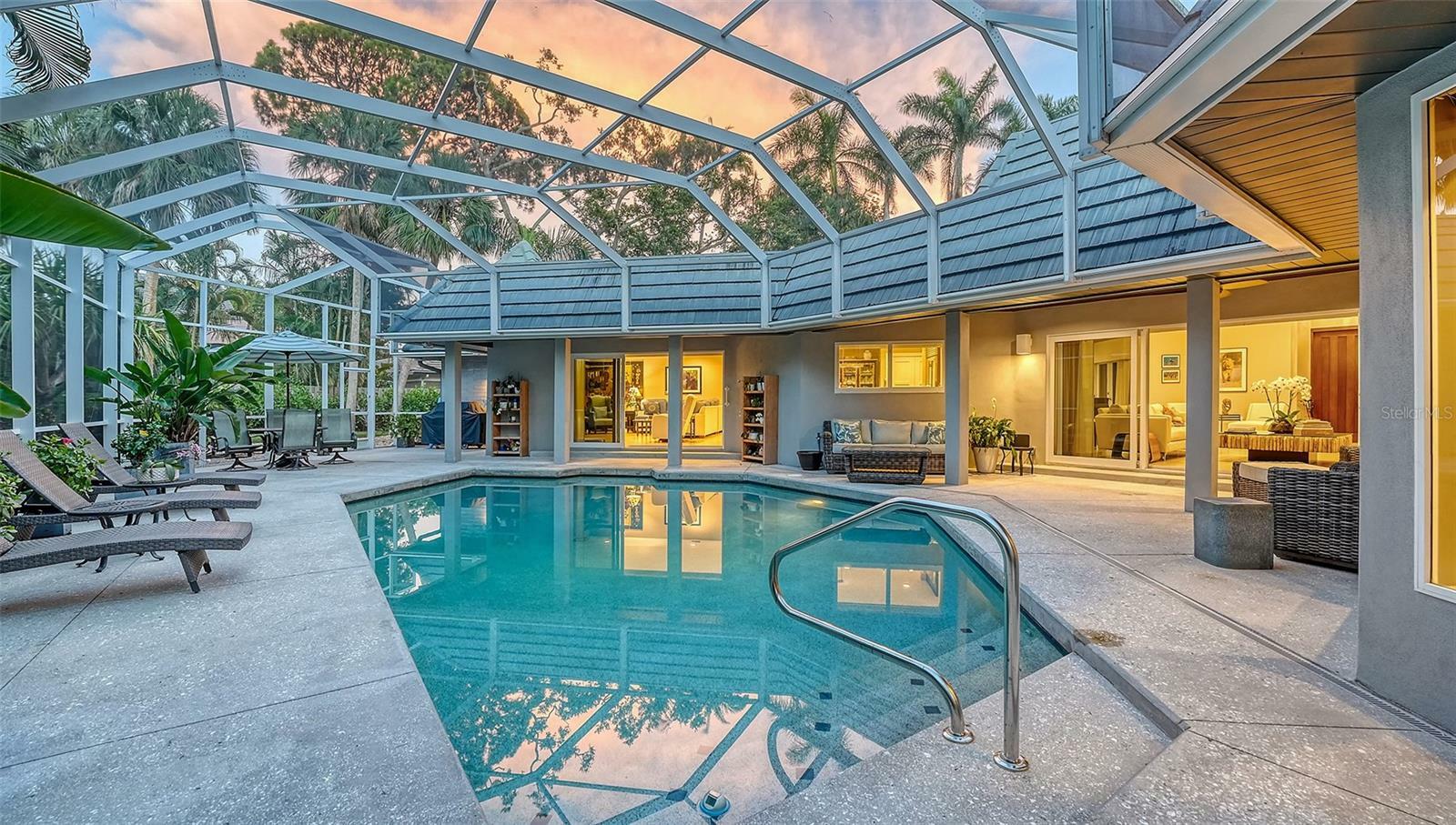 Property Photo: 1627 Peregrine Point Court FL 34231
