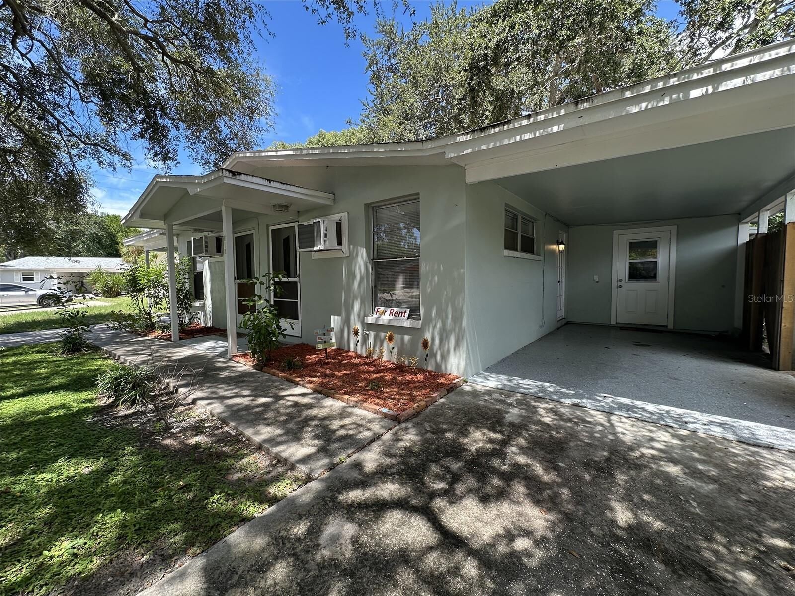 Property Photo:  618 Dogwood Court  FL 34698 