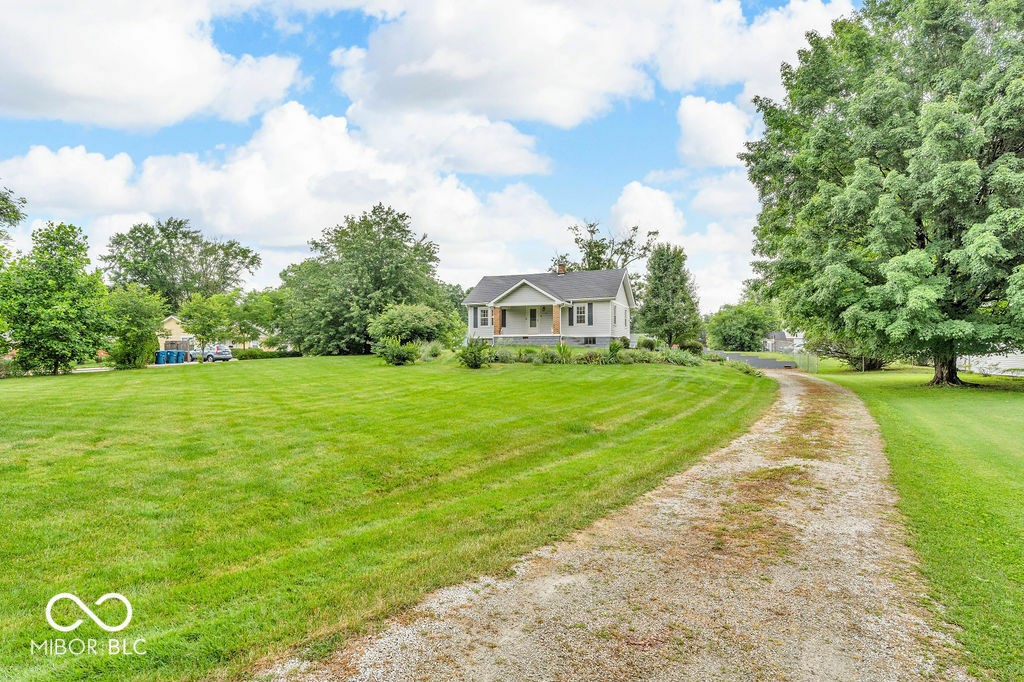 Property Photo: 1130 E 105th Street IN 46280