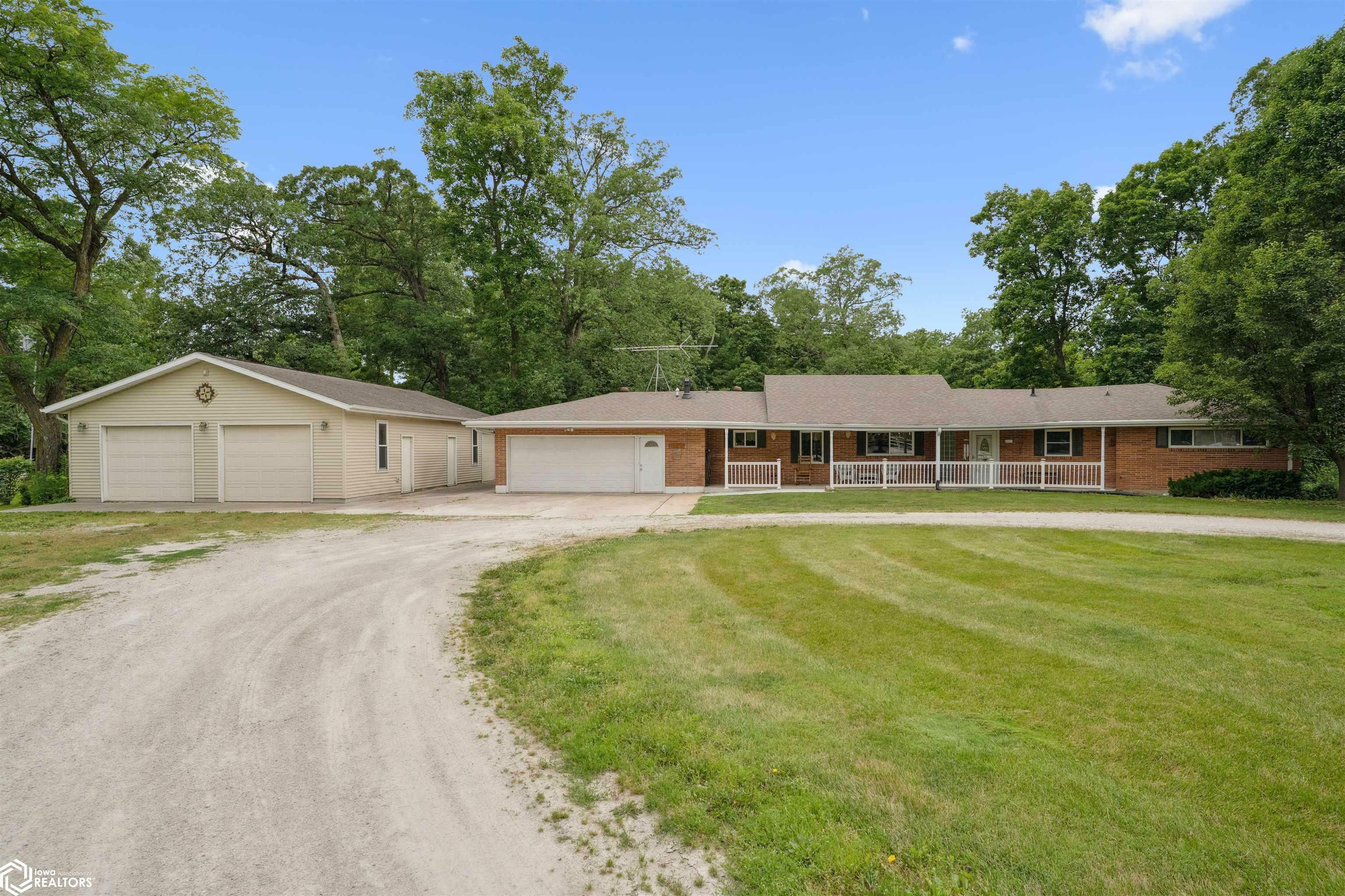 14064 155th Street  Burlington IA 52601 photo