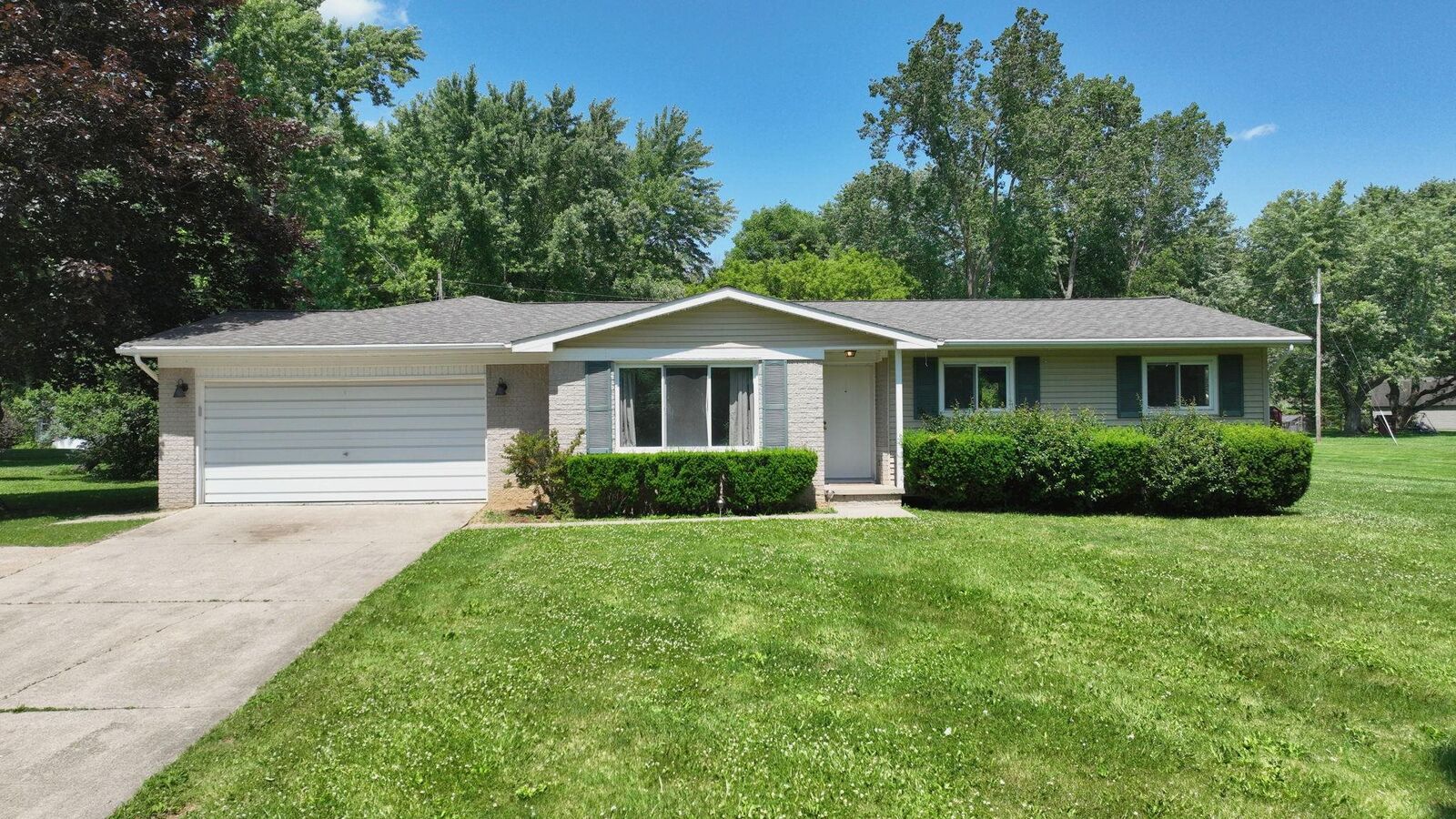 Property Photo:  7106 Partridge Drive  MI 48433 