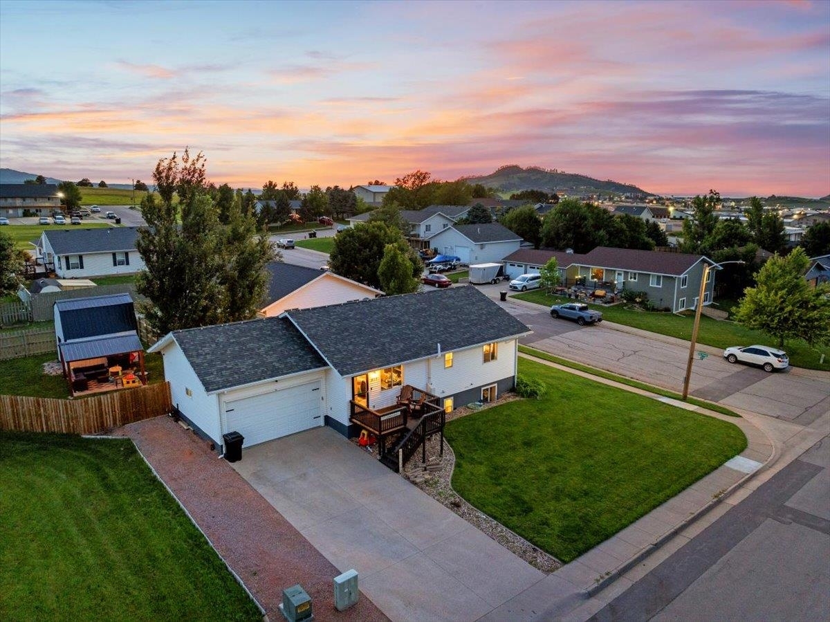 807 S 32nd Street  Spearfish SD 57783 photo