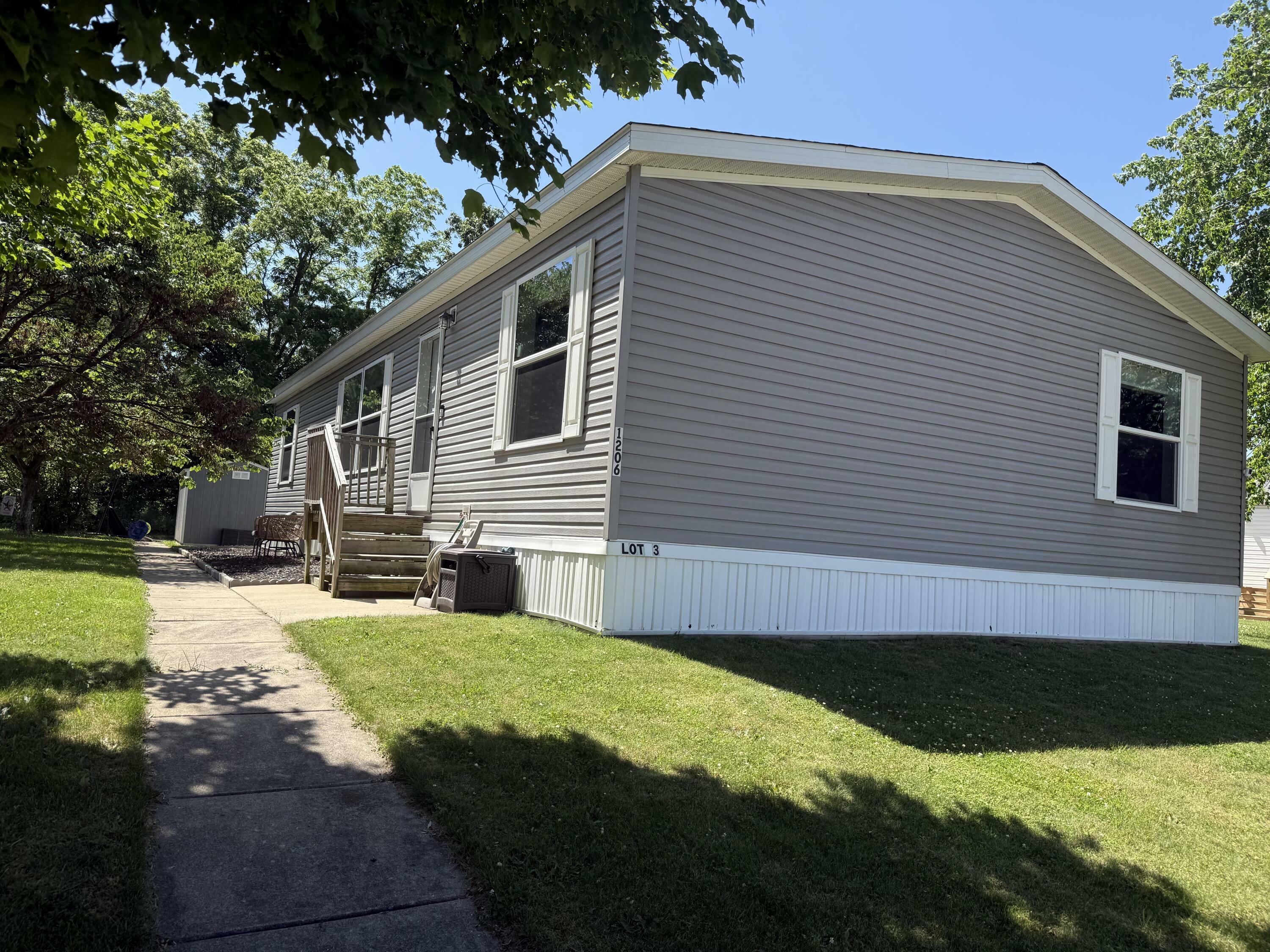 Property Photo: 1206 Shiawassee River Road MI 49093