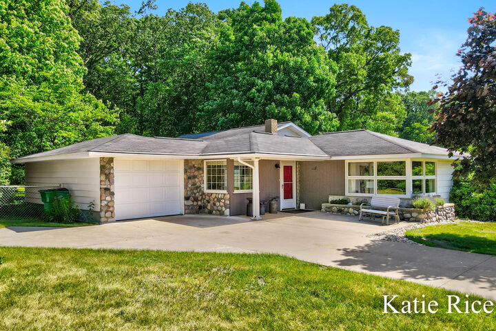 4390 W Fruitvale Road  Montague MI 49437 photo
