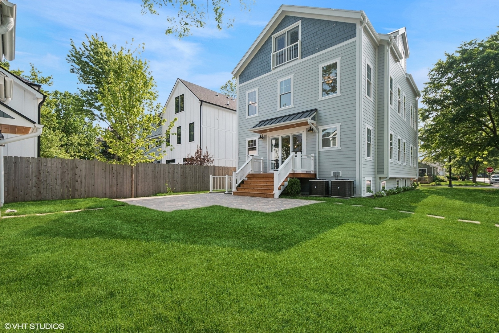 Property Photo: 2343 Hastings Avenue IL 60201