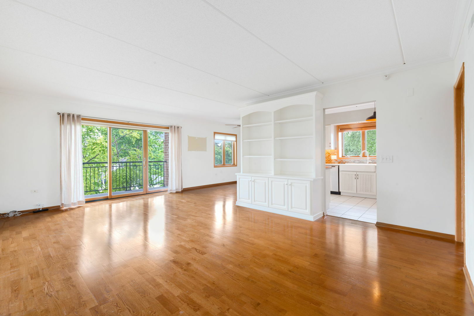 Property Photo: 100 N Gary Avenue N 304 IL 60187