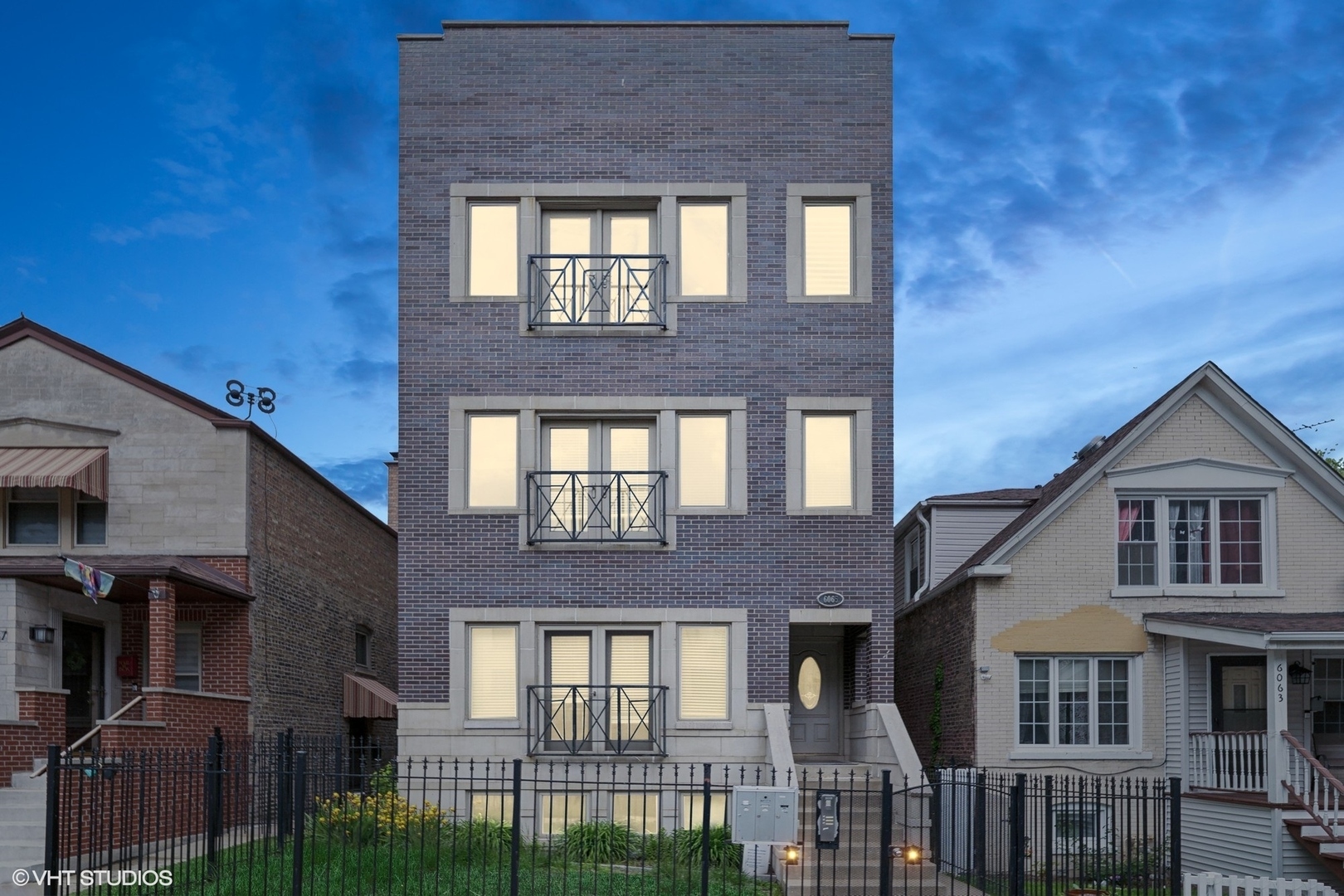 Property Photo:  6065 N Ridge Avenue 3  IL 60660 