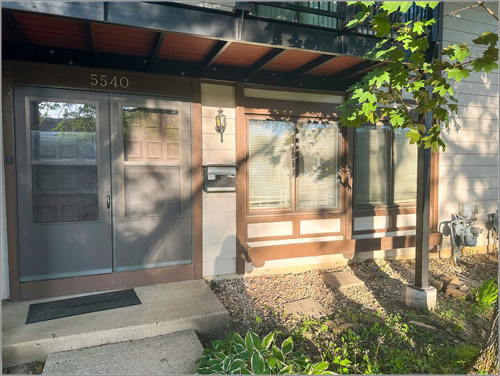 Property Photo: 5540 Pebblebeach Drive IL 60133