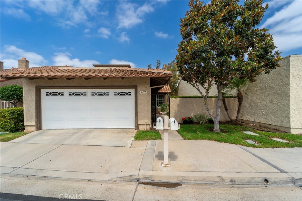 Property Photo:  607 Valley Forge Drive  CA 92870 