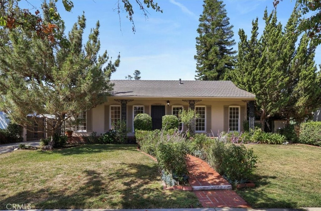 Property Photo: 13510 Valleyheart Drive N CA 91423