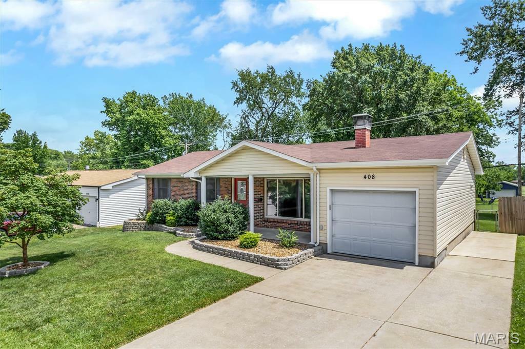 Property Photo: 408 Elmwood Drive MO 63301