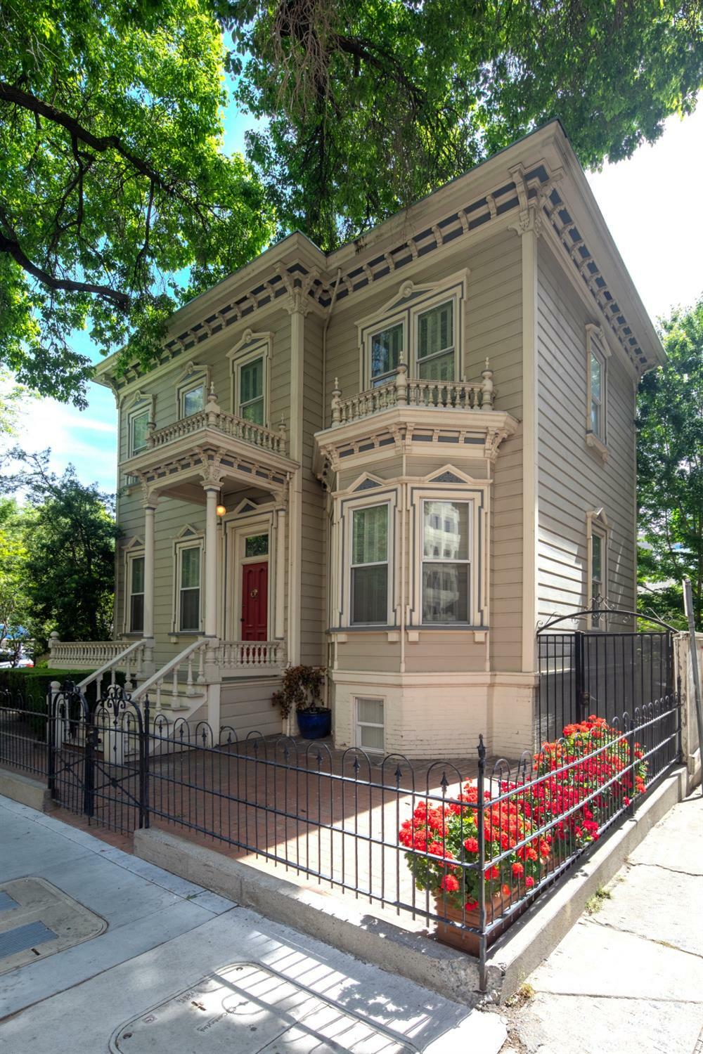 Property Photo: 915 11th Street CA 95814