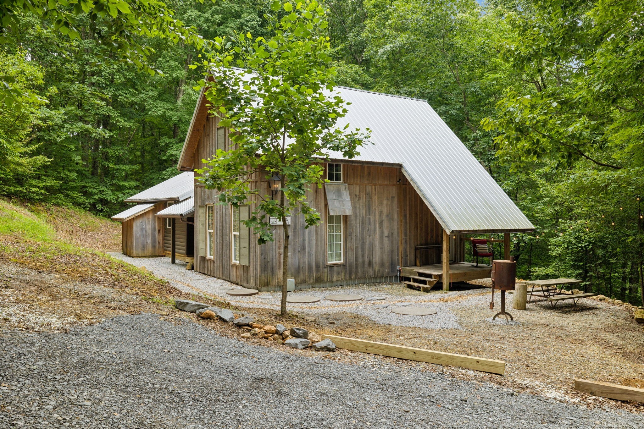 Property Photo:  228 Rack Rd  TN 37025 